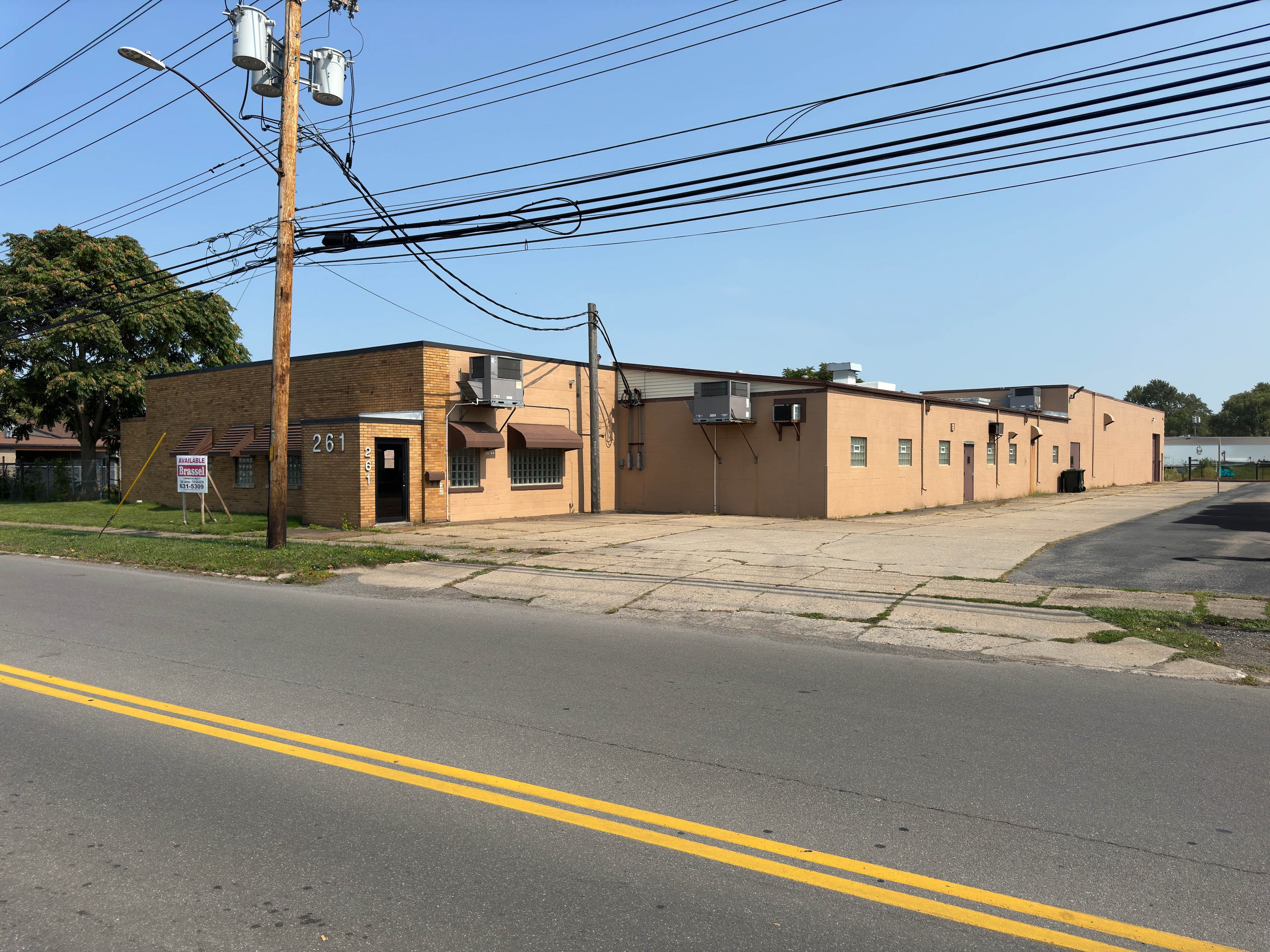 Prime Warehouse and Office space on Main St North Tonawanda - Image 2